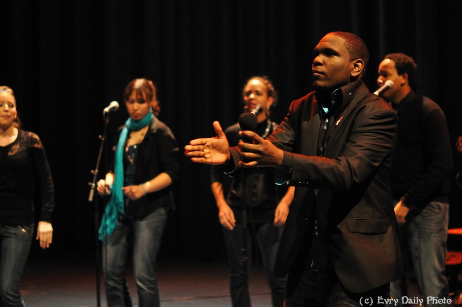 Evry Daily Photo - Telethon Evry 2010 - Concert Evry University Gospel - large - 5244073638.jpg